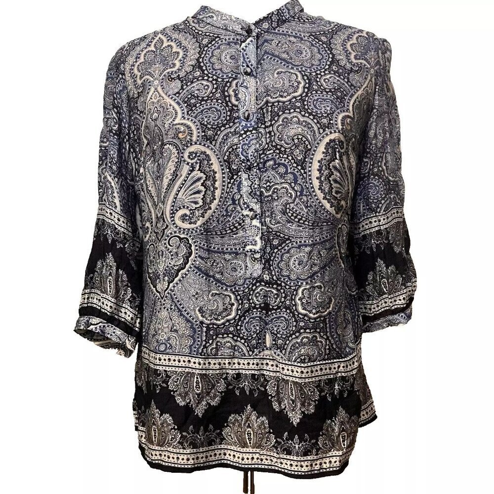 New York & Company. Size XL. Rayon/nylon. Chiffon Border Print. Pullover. B20